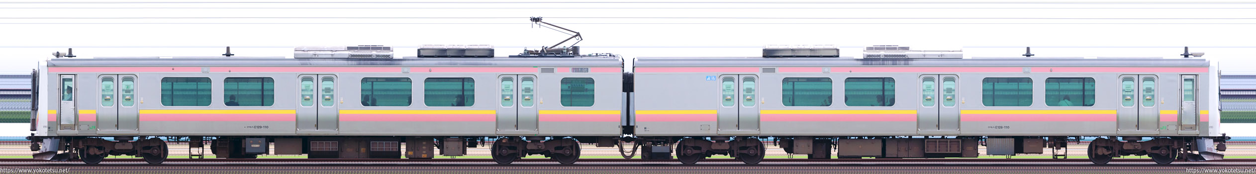 新潟車両センターE129系A10編成山側