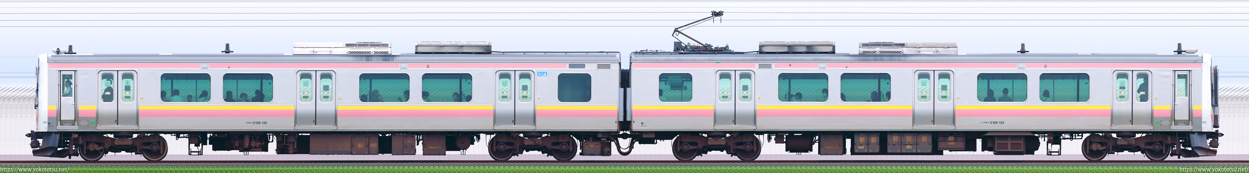 新潟車両センターE129系A22編成海側