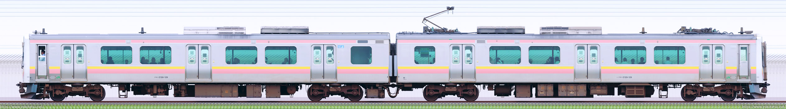 新潟車両センターE129系A29編成海側