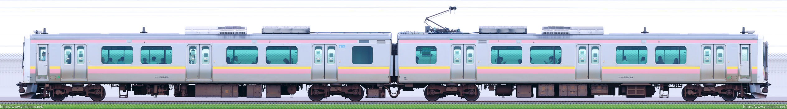 新潟車両センターE129系A9編成海側